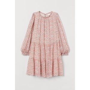H&M Short Wide-Cut Light Pink Floral Tiered Dress with Puff Sleeves in Medium